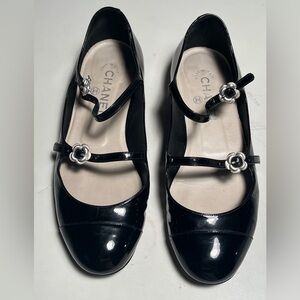 CHANEL Black Patent Leather Flats with Silver Floral Accents